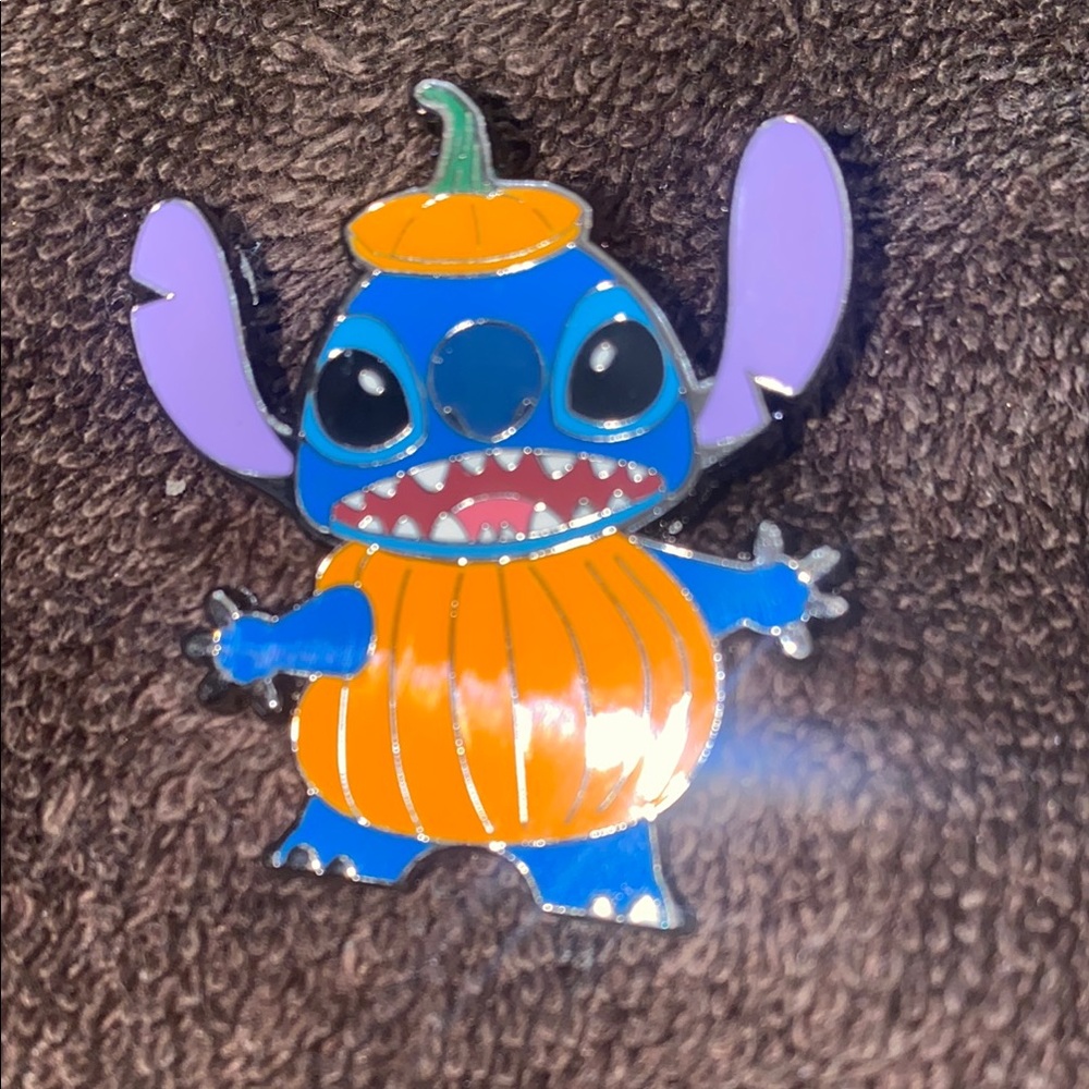 Disney Loungefly Stitch Halloween Enamel Pin